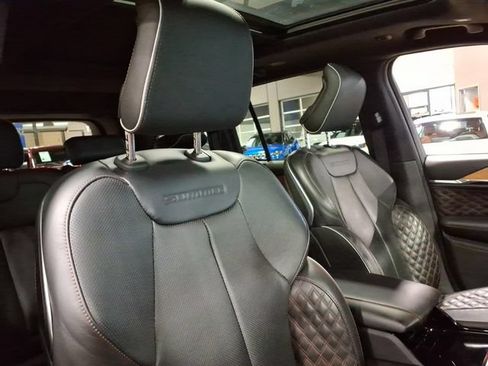 Used 2024 Jeep Grand Cherokee Summit AWD/4WD image 27