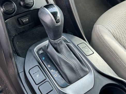 Used 2015 Hyundai Santa Fe GLS AWD/4WD image 16