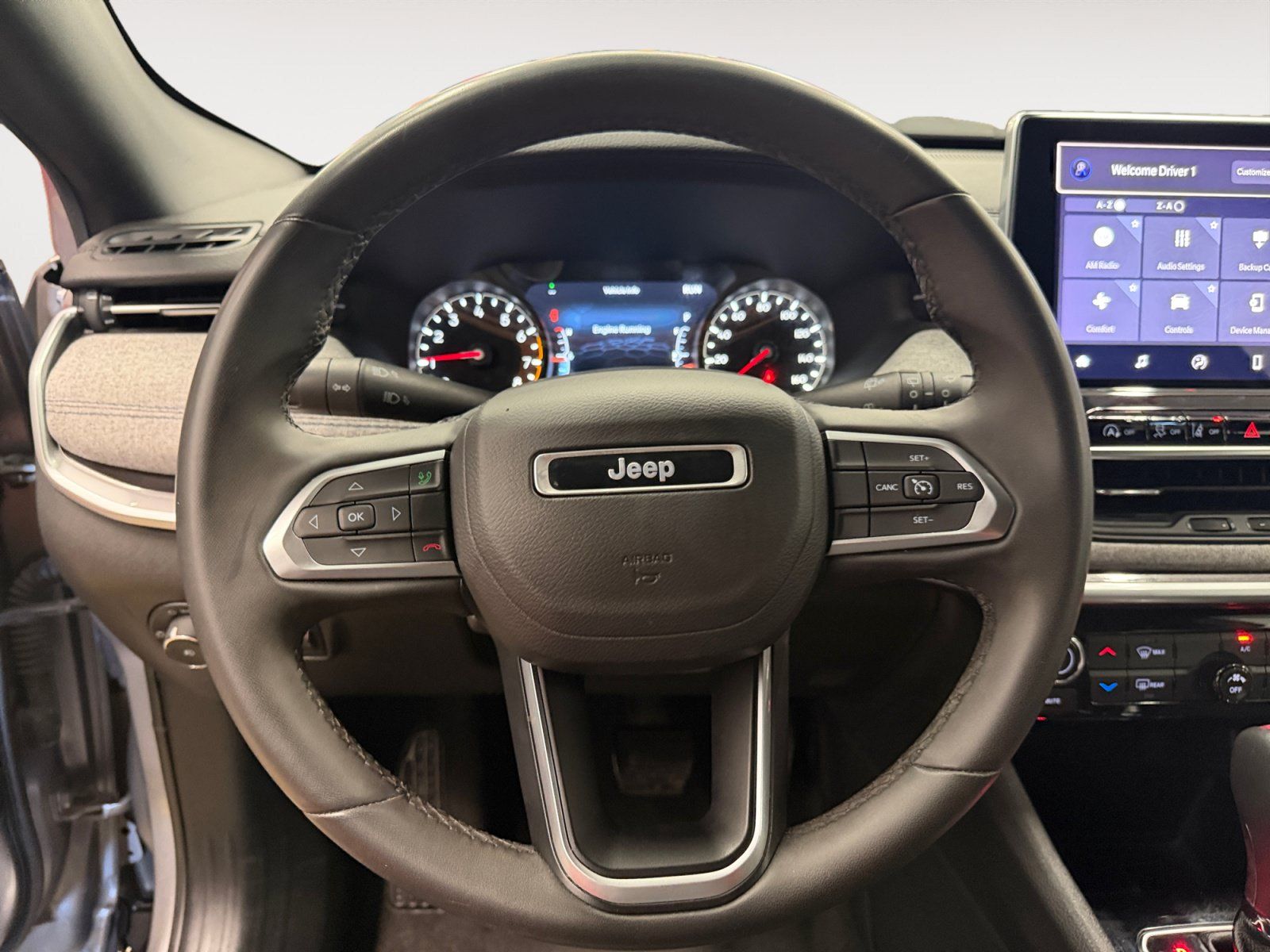 Used 2024 Jeep Compass Latitude AWD/4WD image 14
