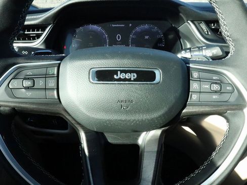 New 2025 Jeep Grand Cherokee Limited w/ Luxury Tech Group II image 2