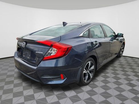 Used 2016 Honda Civic Touring image 4
