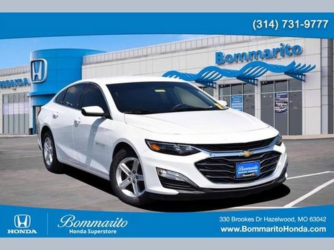 Used 2024 Chevrolet Malibu LS w/ Driver Confidence Package FWD image 1