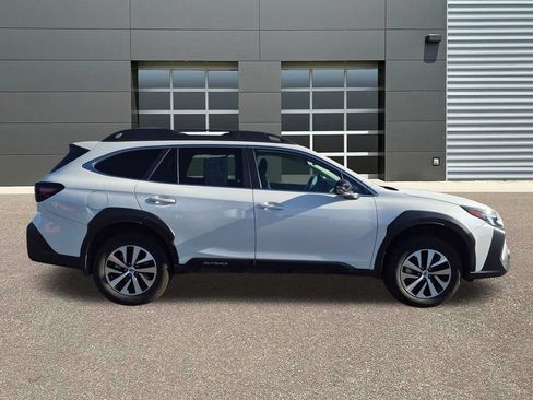 Certified 2025 Subaru Outback Premium AWD/4WD image 4