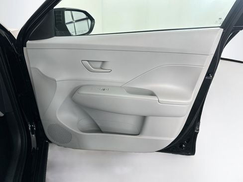 Used 2025 Hyundai Kona SEL FWD image 31