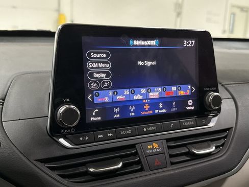 Used 2019 Nissan Altima 2.5 SV FWD image 14