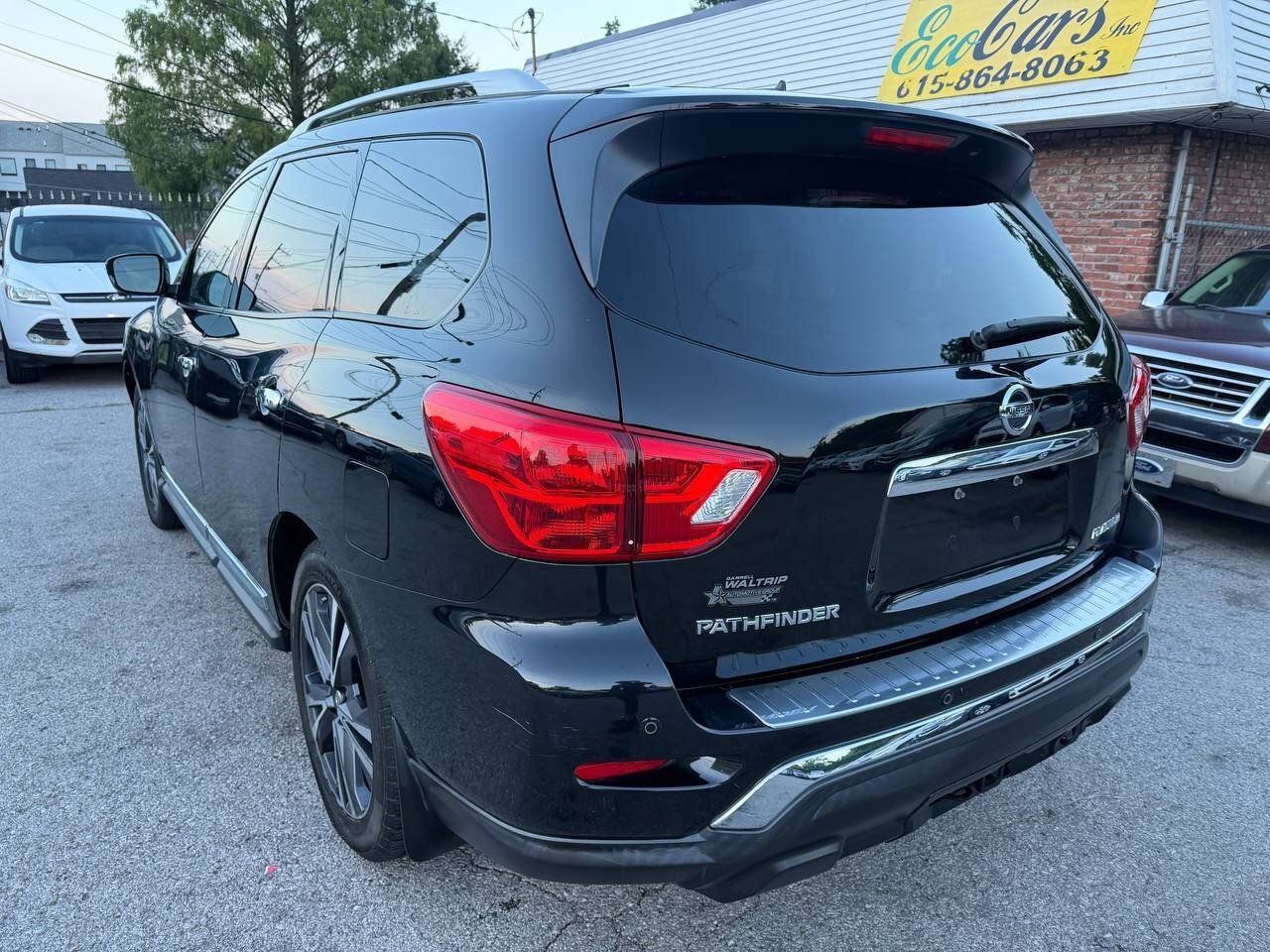 Used 2017 Nissan Pathfinder SL FWD image 11