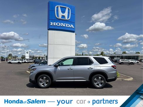 Used 2025 Honda Pilot EX-L image 3