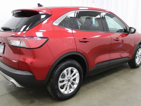 Used 2020 Ford Escape SE image 6