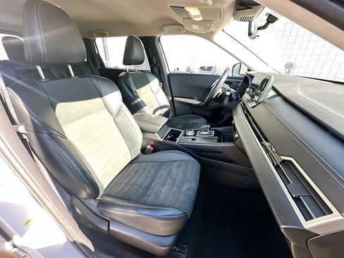 Used 2024 Mitsubishi Outlander SE image 30