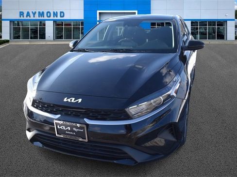 Certified 2022 Kia Forte LXS image 7