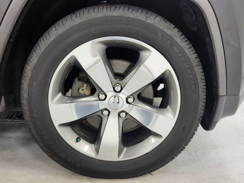 Used 2015 Jeep Grand Cherokee Overland AWD/4WD image 9