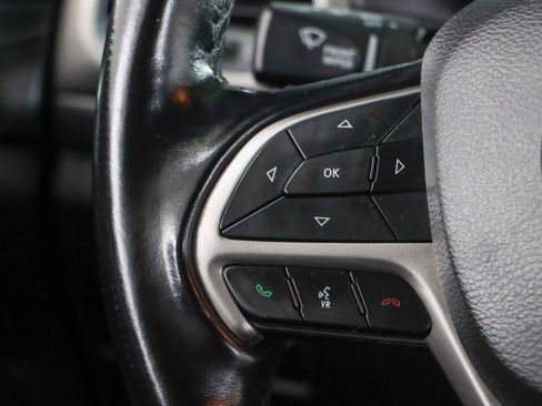 Used 2021 Jeep Grand Cherokee Laredo RWD image 13