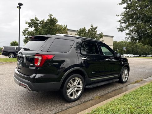 Used 2017 Ford Explorer Limited w/ Equipment Group 301A AWD/4WD image 5