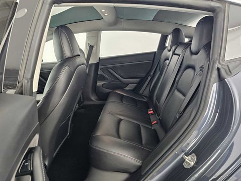 Used 2020 Tesla Model 3 Standard Range image 16
