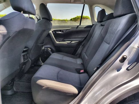 Used 2020 Toyota RAV4 XLE AWD/4WD image 28