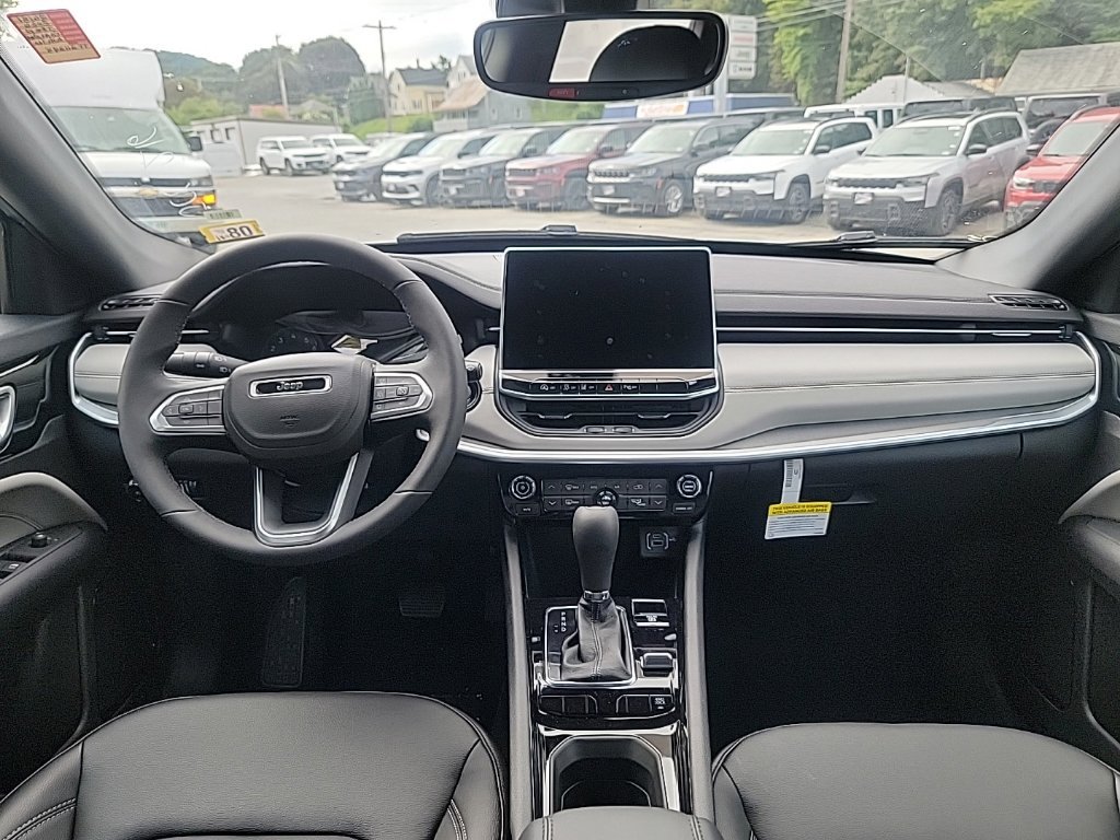 New 2026 Jeep Compass Limited AWD/4WD image 17