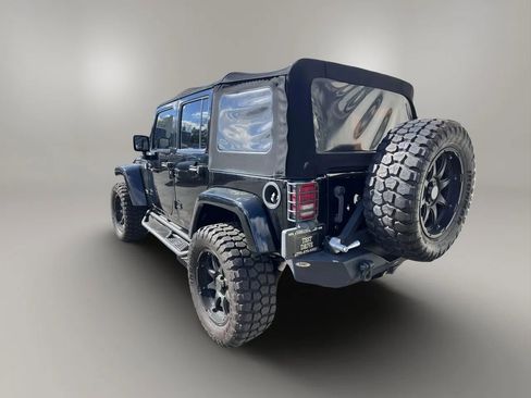 Used 2014 Jeep Wrangler Unlimited Rubicon w/ Connectivity Group AWD/4WD image 8