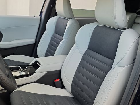 New 2026 Mitsubishi Outlander SE FWD image 13