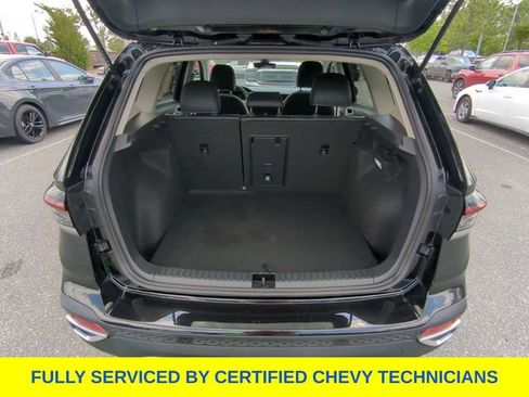 Used 2025 Volkswagen Taos SE AWD/4WD image 40