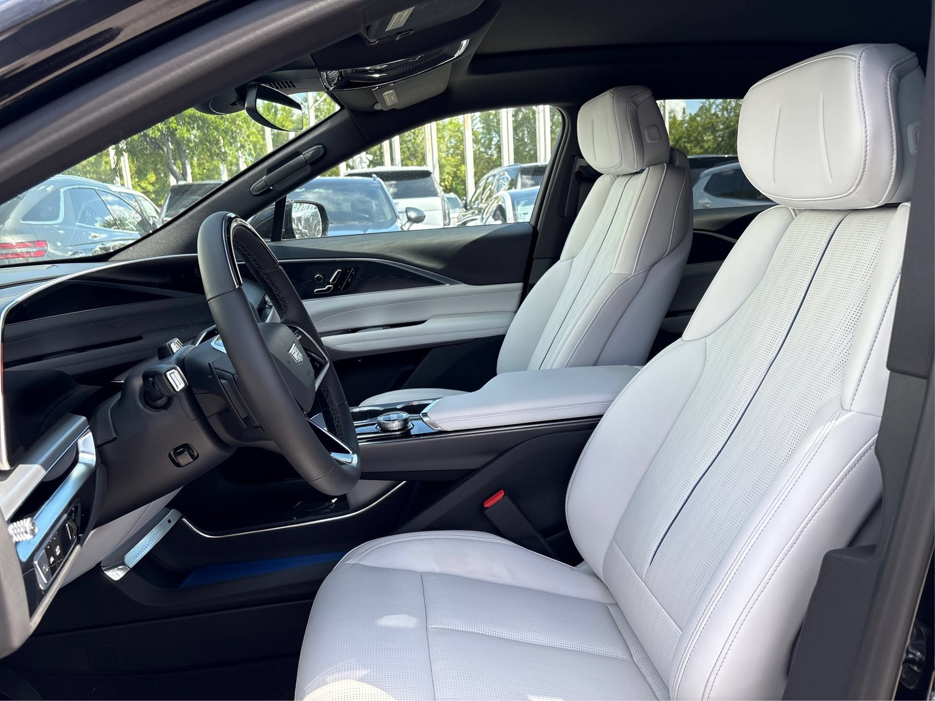 New 2026 Cadillac Lyriq Luxury RWD image 9