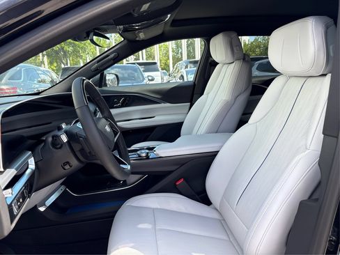 New 2026 Cadillac Lyriq Luxury RWD image 9