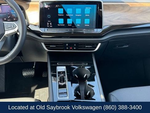 Used 2025 Volkswagen Atlas SE AWD/4WD image 16