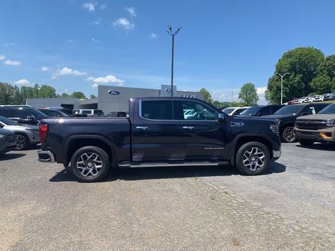 Used 2023 GMC Sierra 1500 SLT w/ SLT Premium Package AWD/4WD image 11