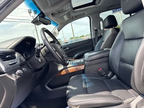 Used 2018 Chevrolet Suburban Premier AWD/4WD image 22