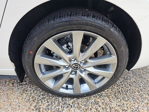 New 2026 MAZDA MAZDA3 2.5 S Sedan w/ Preferred Pkg image 32