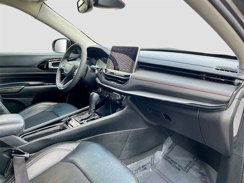 Used 2022 Jeep Compass Trailhawk image 28