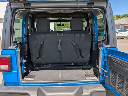 Used 2022 Jeep Wrangler Sport AWD/4WD image 19