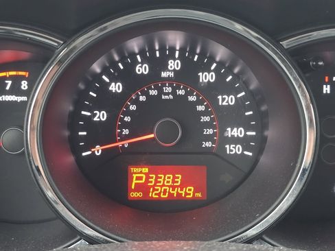 Used 2013 Kia Sorento LX w/ Convenience Pkg image 17