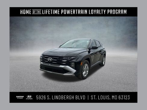 Used 2025 Hyundai Tucson SE FWD image 1