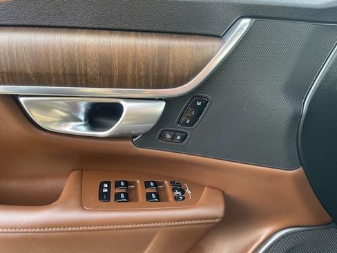 Certified 2024 Volvo V90 B6 Cross Country Plus image 24