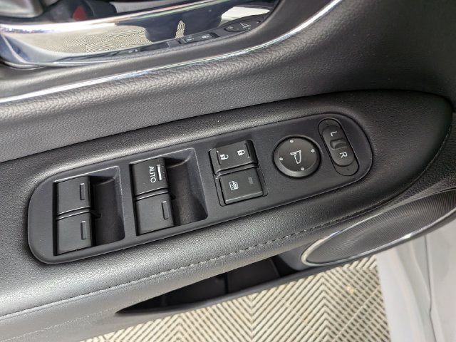 Used 2019 Honda HR-V Touring image 13