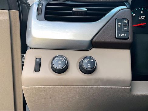 Used 2017 Chevrolet Tahoe Premier AWD/4WD image 35