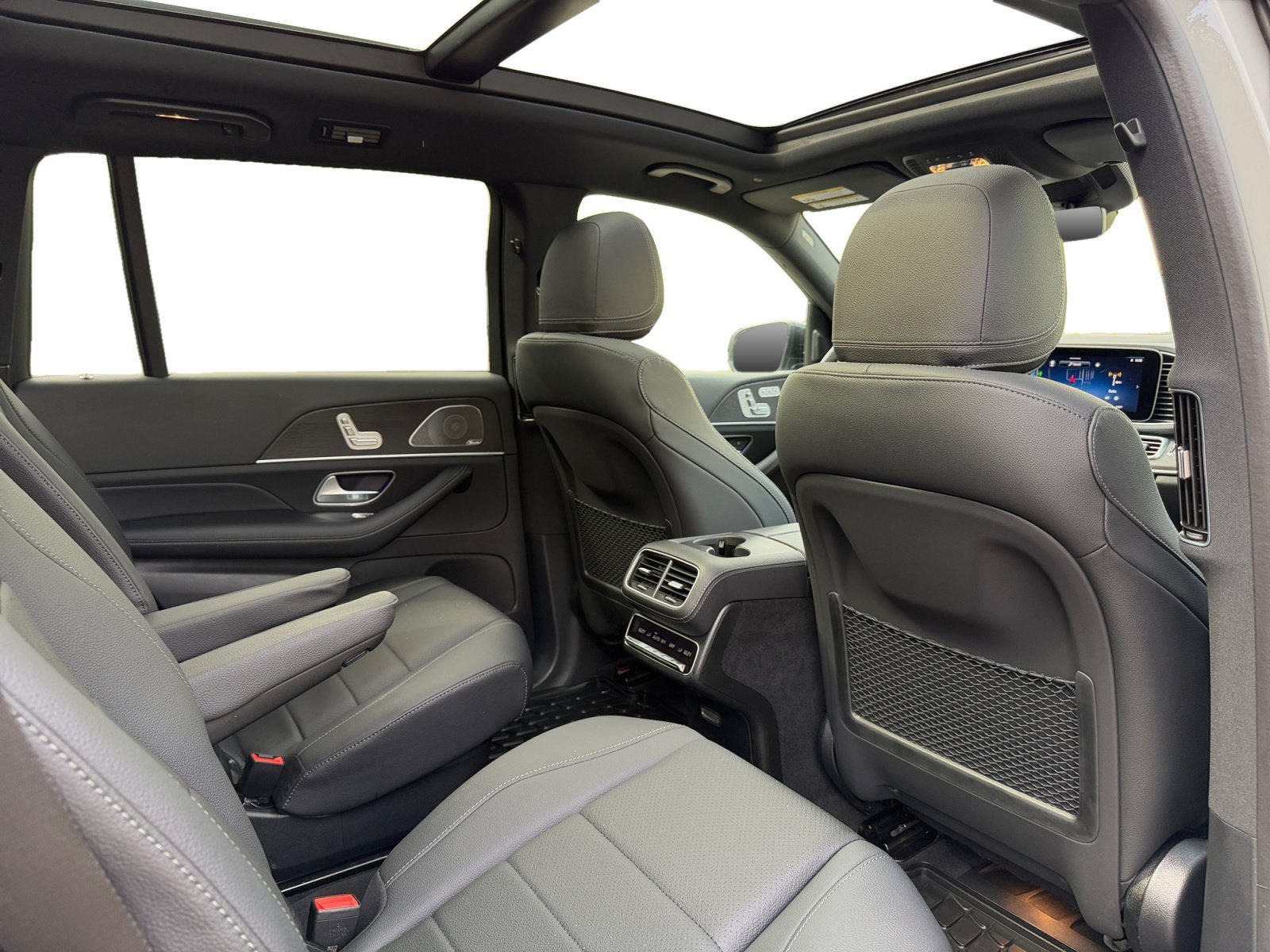 Used 2024 Mercedes-Benz GLS 450 4MATIC image 20