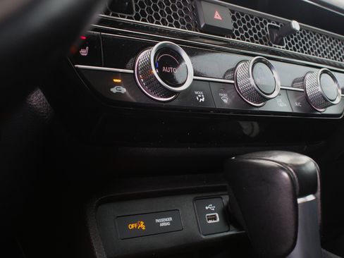 Used 2022 Honda Civic EX image 29