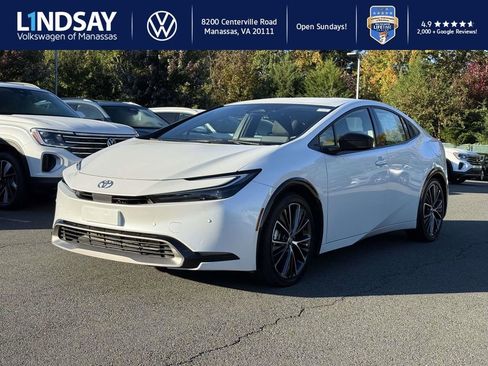 Used 2024 Toyota Prius XLE image 5