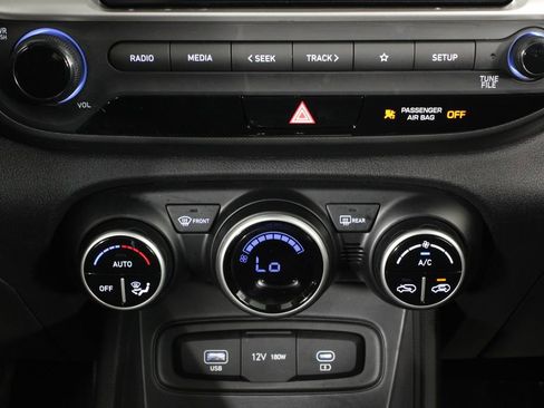 Certified 2023 Hyundai Venue SEL image 21