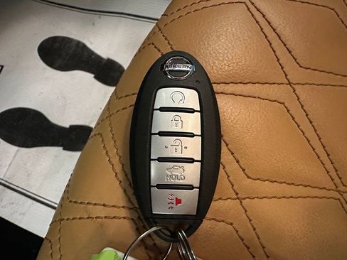 Used 2023 Nissan Sentra SV w/ SV Premium Package image 17