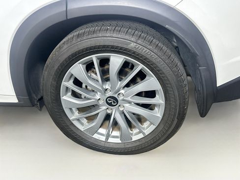 Used 2023 INFINITI QX50 Luxe FWD image 11