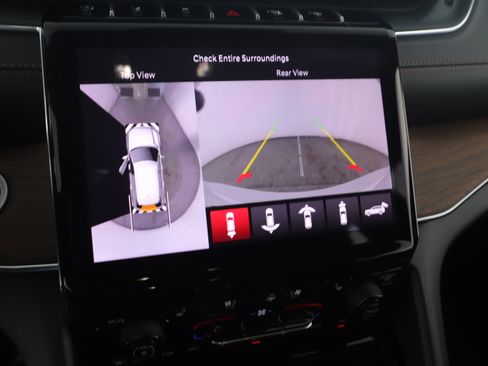 Used 2025 Jeep Grand Cherokee L Summit w/ Obsidian Package image 14