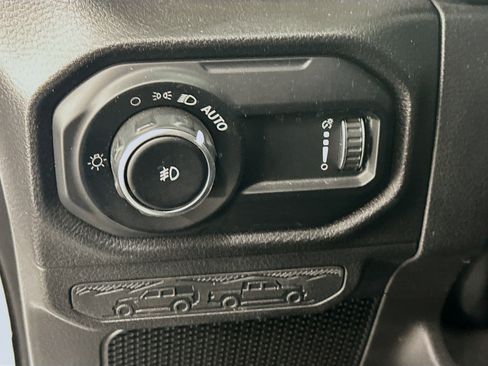 Used 2025 Jeep Wrangler Sport S image 17