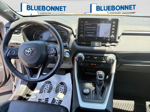 Used 2020 Toyota RAV4 XSE AWD/4WD image 12