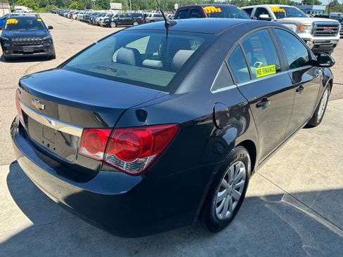 Used 2011 Chevrolet Cruze LS w/ Connectivity Package FWD image 5