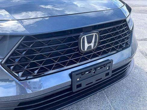 Used 2025 Honda Accord SE image 32