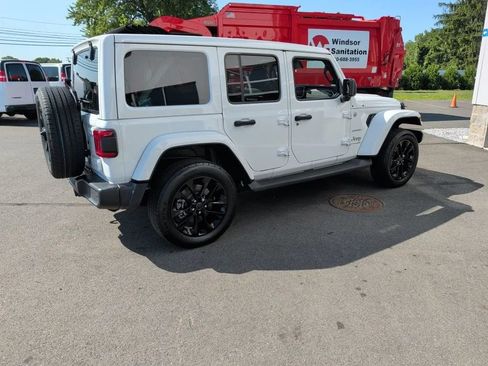 Used 2024 Jeep Wrangler Unlimited Sahara w/ Safety Group AWD/4WD image 4