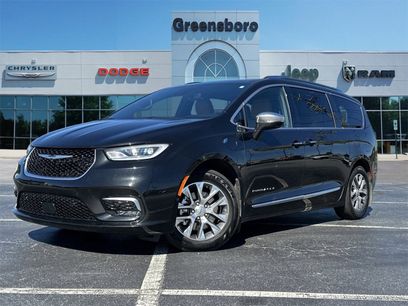 Used 2022 Chrysler Pacifica Pinnacle