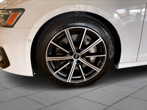 Used 2025 Audi A6 Premium Plus w/ Premium Plus Package image 10